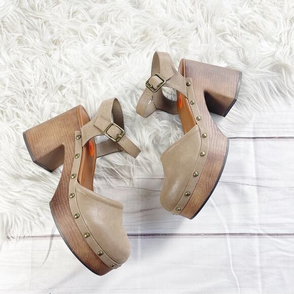 MIA Analie Women's Brown Studded Rounded Closed Toe Platform Clogs Size 9.5 - Picture 3 of 8